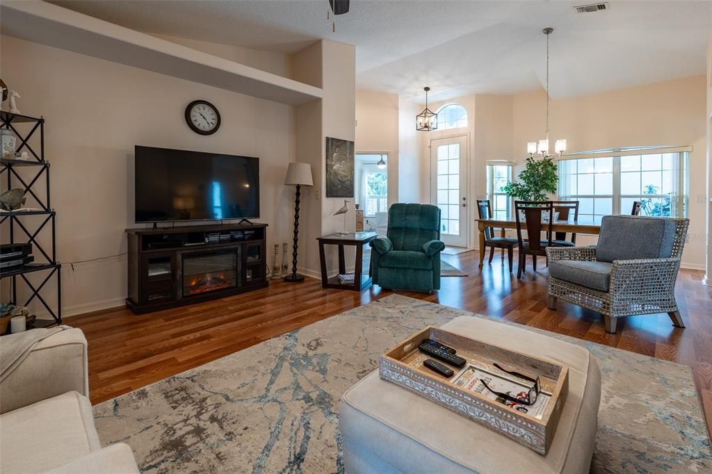 For Sale: $259,000 (3 beds, 2 baths, 1702 Square Feet)