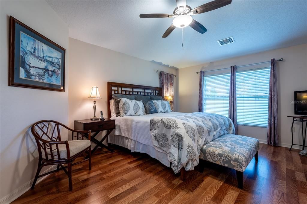 For Sale: $259,000 (3 beds, 2 baths, 1702 Square Feet)