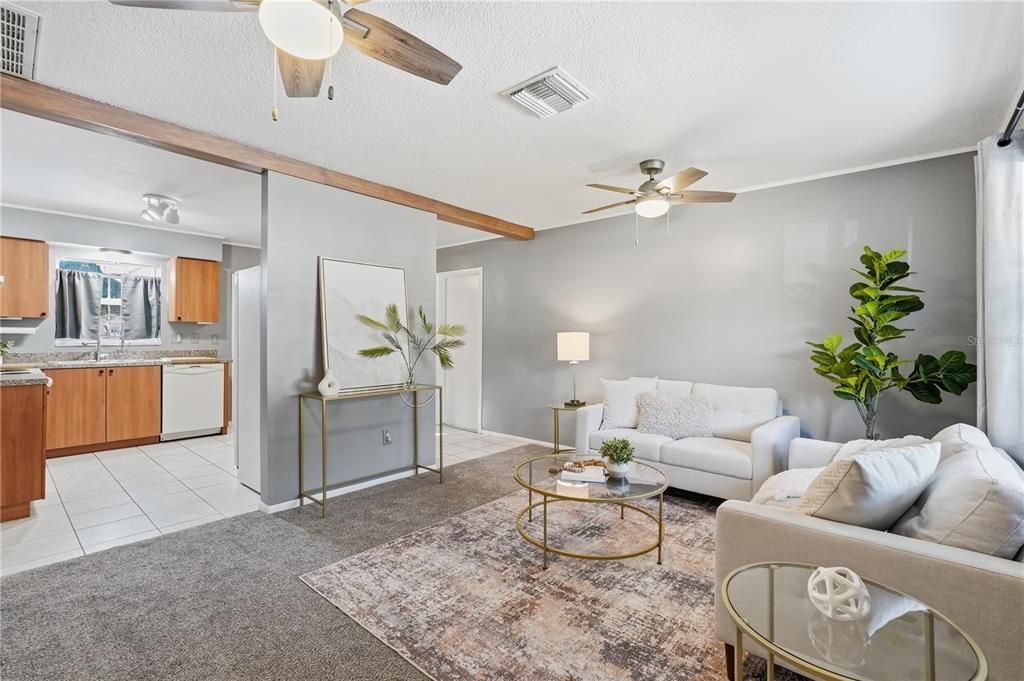 На продажу: $235,000 (3 спален, 1 ванн, 995 Квадратных фут)