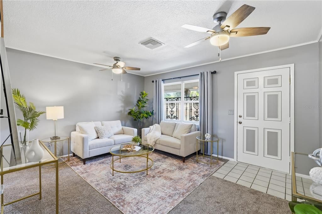 На продажу: $235,000 (3 спален, 1 ванн, 995 Квадратных фут)