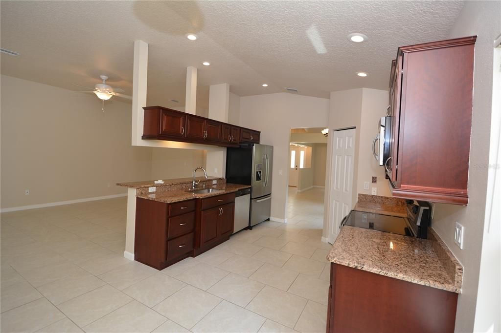 В аренду: $2,500 (3 спален, 2 ванн, 1938 Квадратных фут)