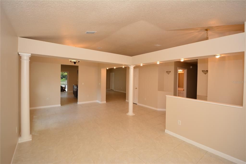 В аренду: $2,500 (3 спален, 2 ванн, 1938 Квадратных фут)