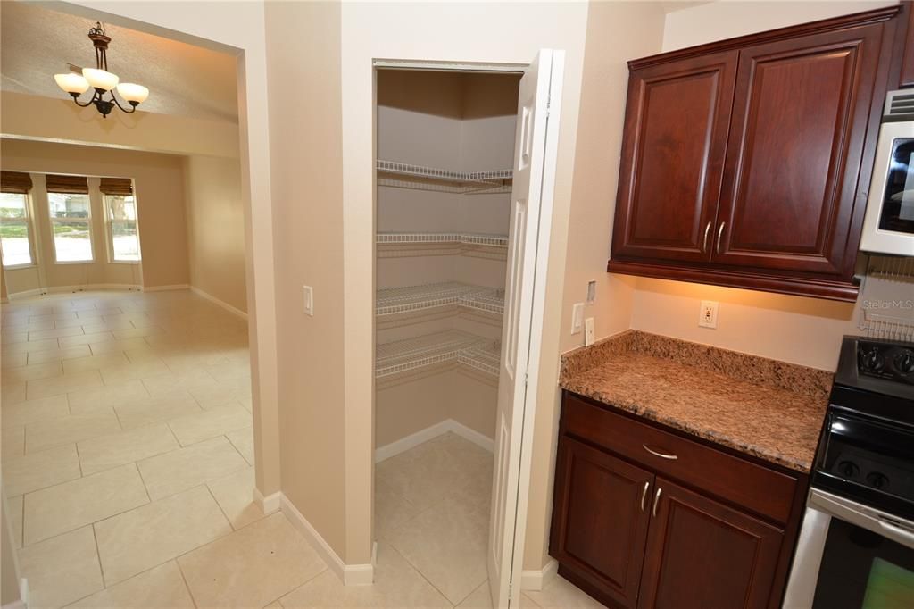 В аренду: $2,500 (3 спален, 2 ванн, 1938 Квадратных фут)