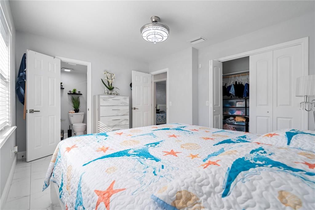 For Sale: $655,000 (6 beds, 4 baths, 2959 Square Feet)