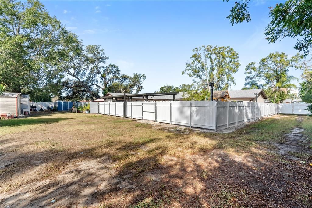 For Sale: $655,000 (6 beds, 4 baths, 2959 Square Feet)