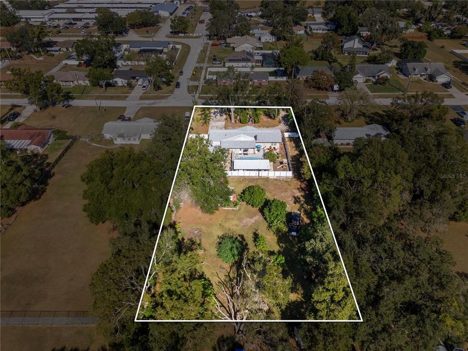 For Sale: $655,000 (6 beds, 4 baths, 2959 Square Feet)