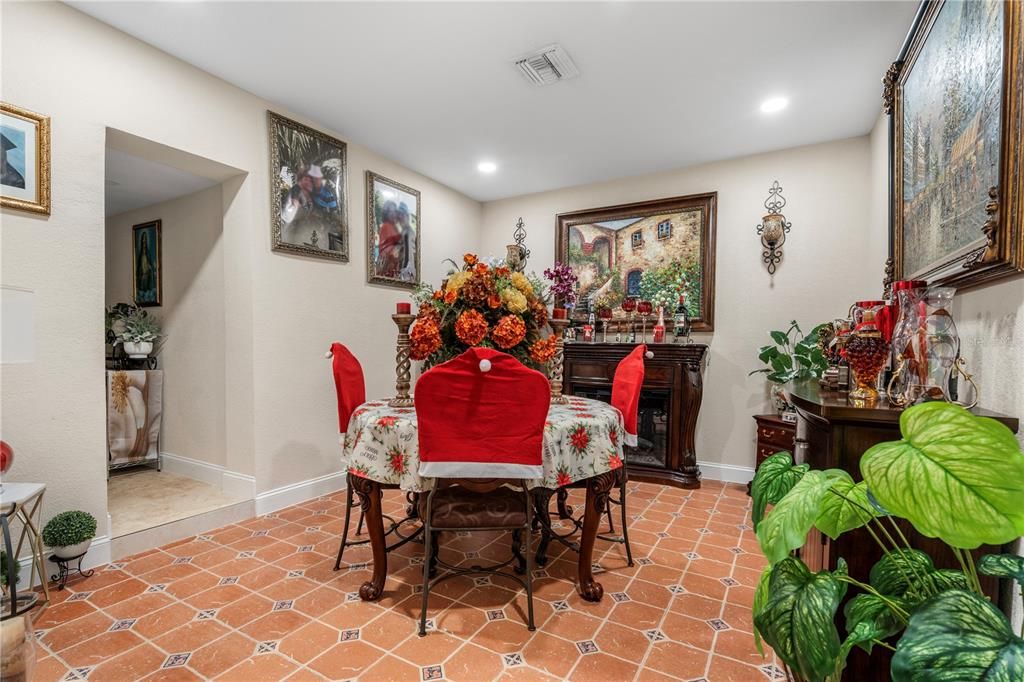 For Sale: $655,000 (6 beds, 4 baths, 2959 Square Feet)