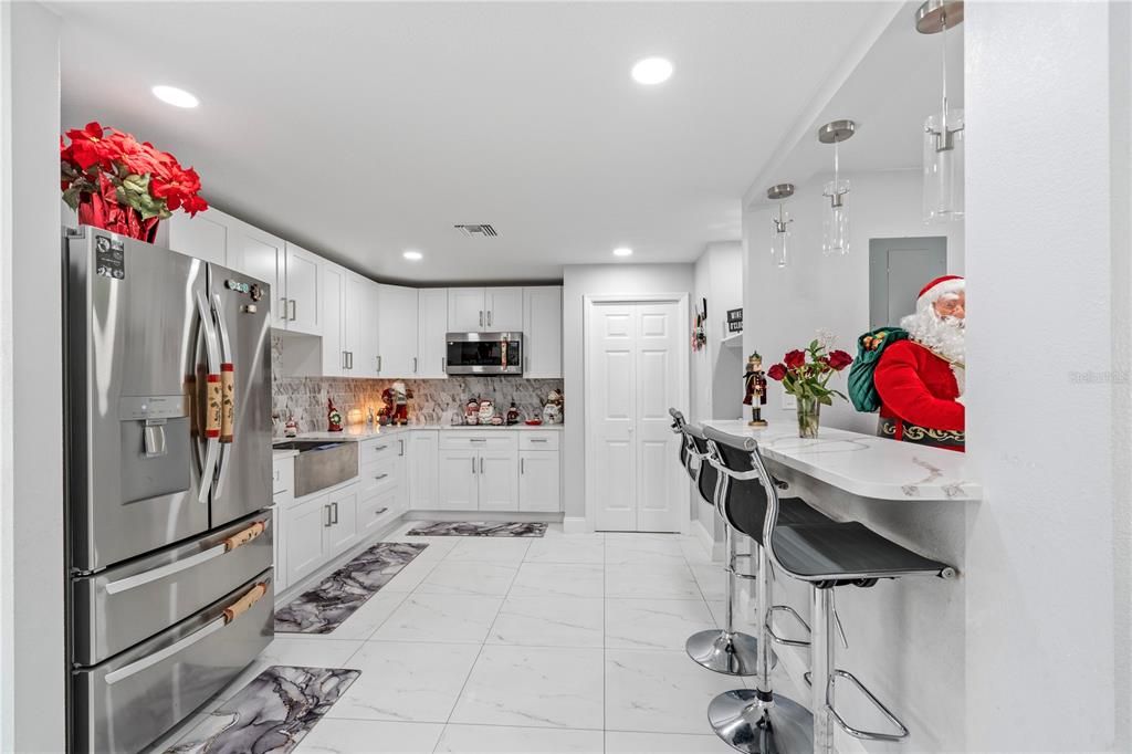 For Sale: $655,000 (6 beds, 4 baths, 2959 Square Feet)