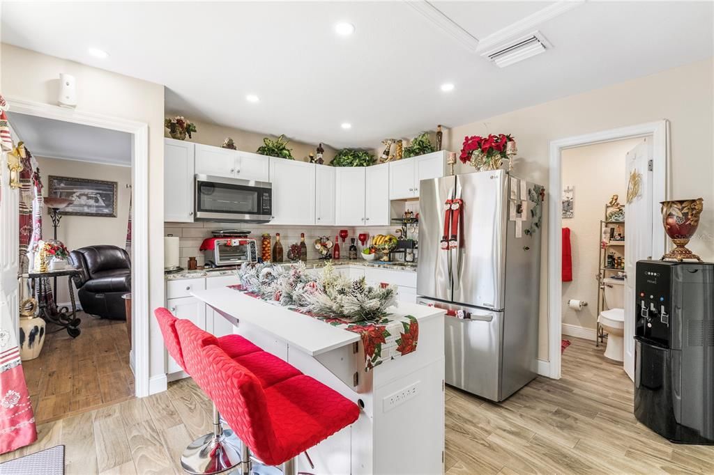 For Sale: $655,000 (6 beds, 4 baths, 2959 Square Feet)