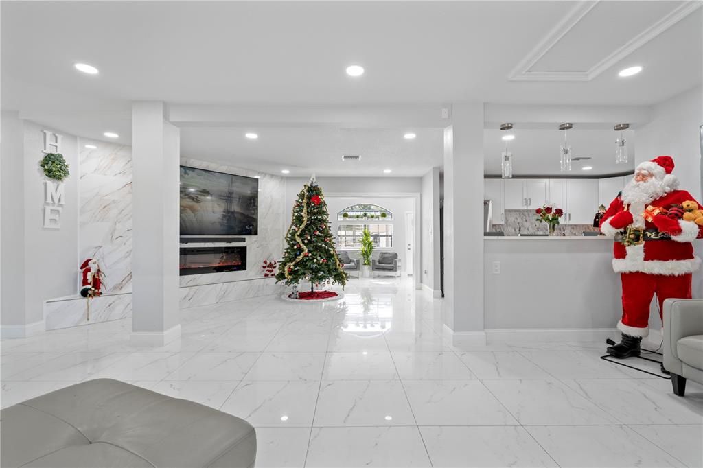 For Sale: $655,000 (6 beds, 4 baths, 2959 Square Feet)