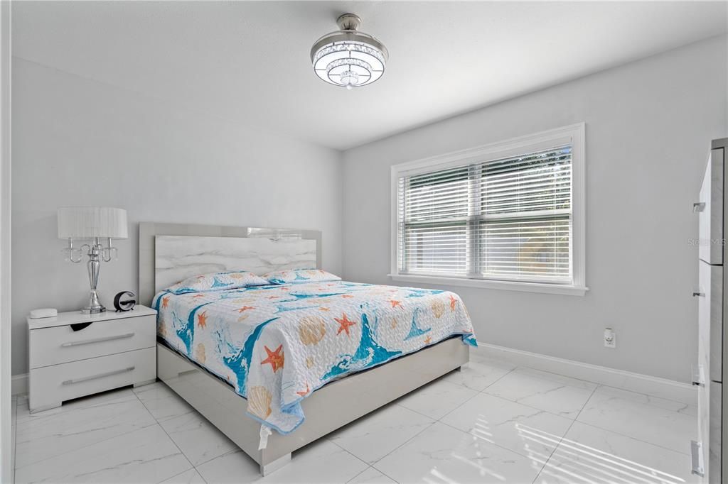 For Sale: $655,000 (6 beds, 4 baths, 2959 Square Feet)