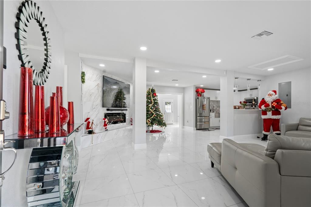 For Sale: $655,000 (6 beds, 4 baths, 2959 Square Feet)