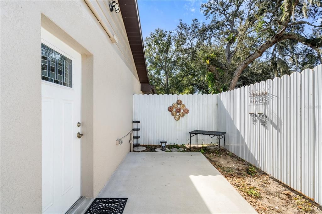 For Sale: $655,000 (6 beds, 4 baths, 2959 Square Feet)