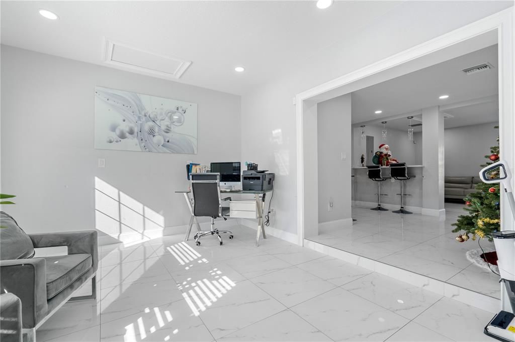 For Sale: $655,000 (6 beds, 4 baths, 2959 Square Feet)