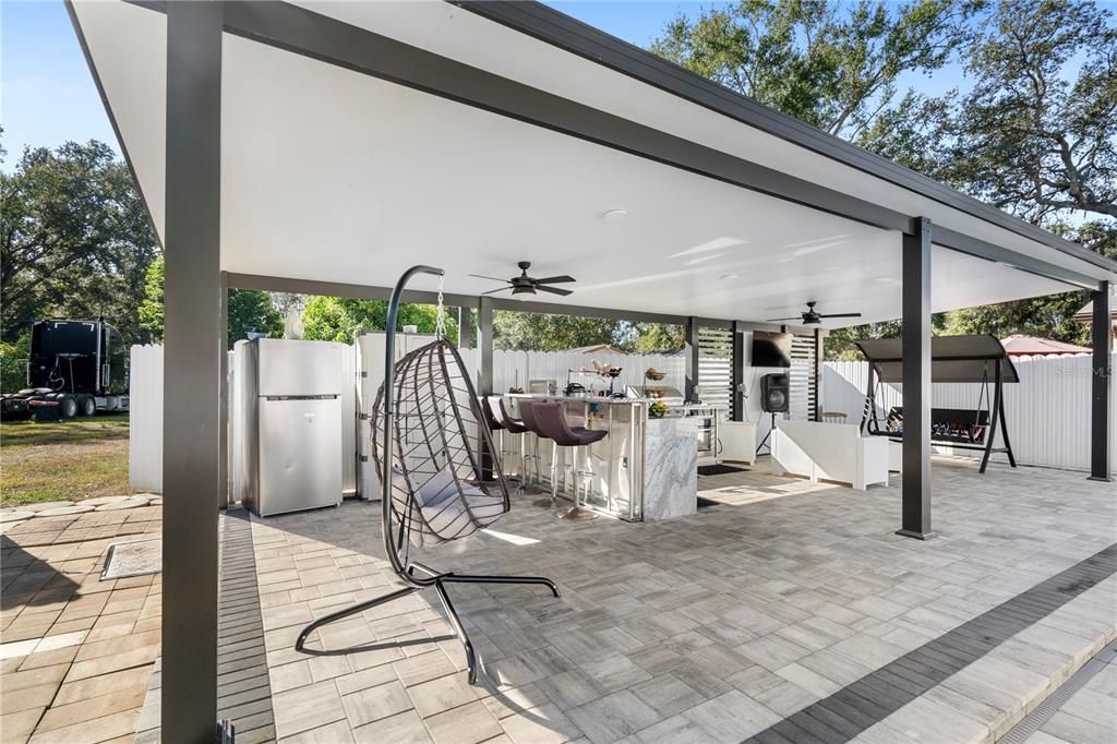 For Sale: $655,000 (6 beds, 4 baths, 2959 Square Feet)