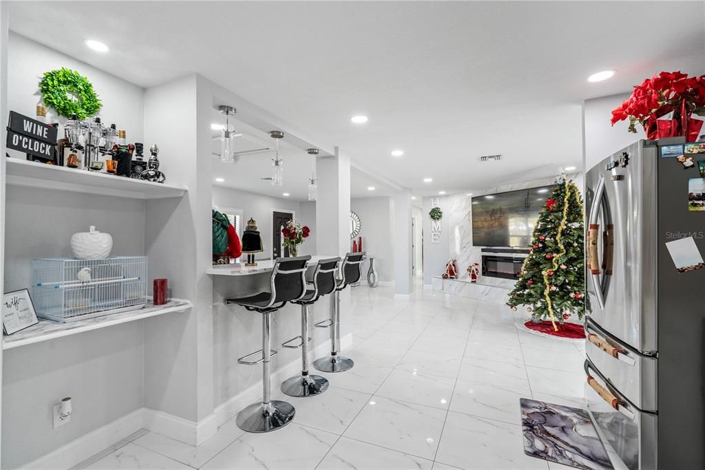 For Sale: $655,000 (6 beds, 4 baths, 2959 Square Feet)