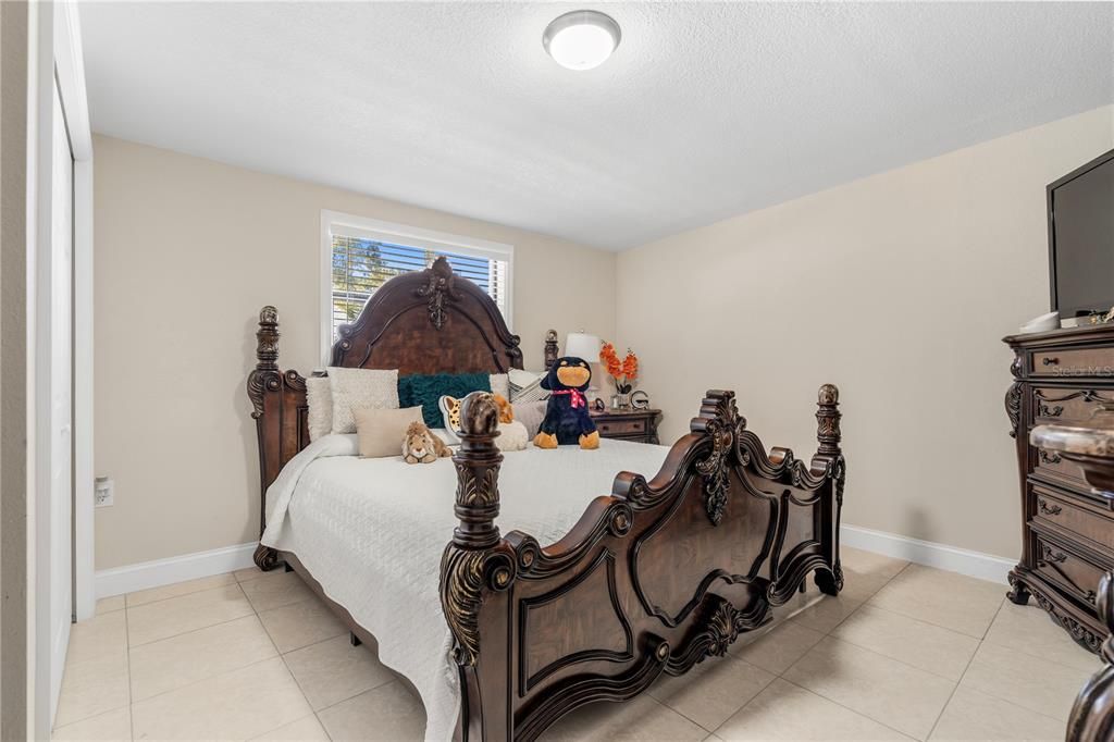 For Sale: $655,000 (6 beds, 4 baths, 2959 Square Feet)