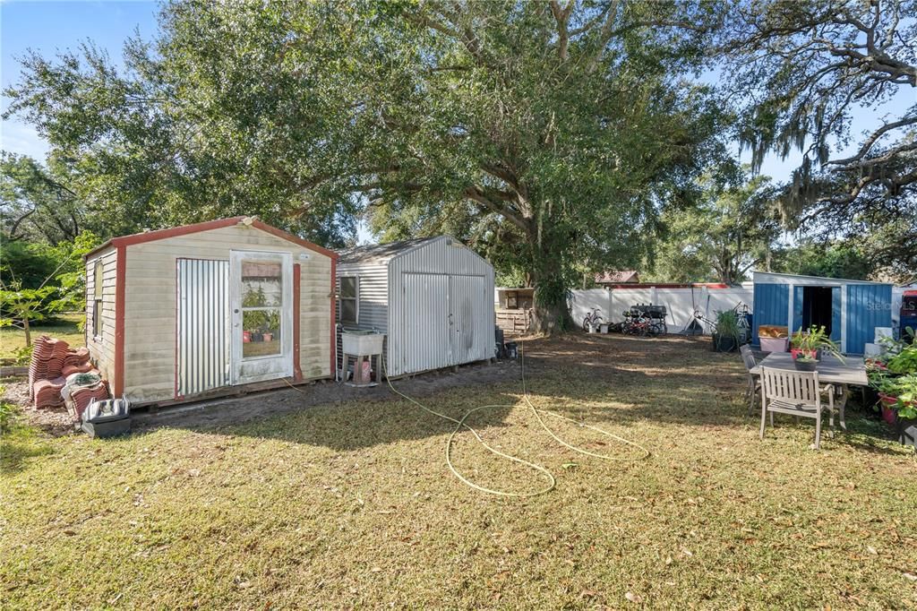 For Sale: $655,000 (6 beds, 4 baths, 2959 Square Feet)