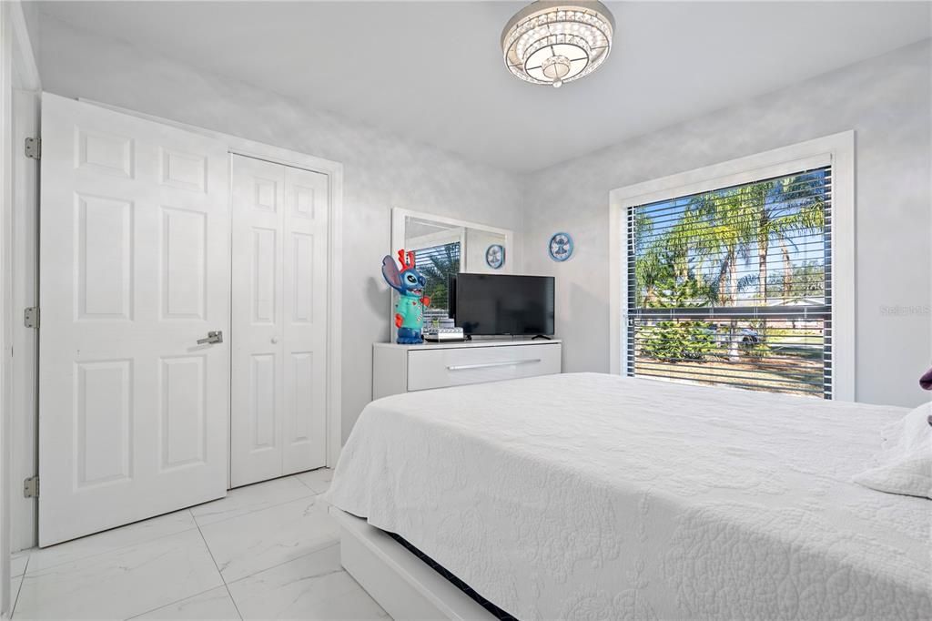 For Sale: $655,000 (6 beds, 4 baths, 2959 Square Feet)