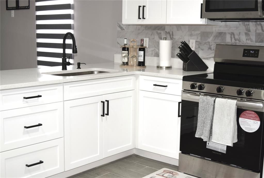 For Rent: $3,500 (2 beds, 2 baths, 728 Square Feet)