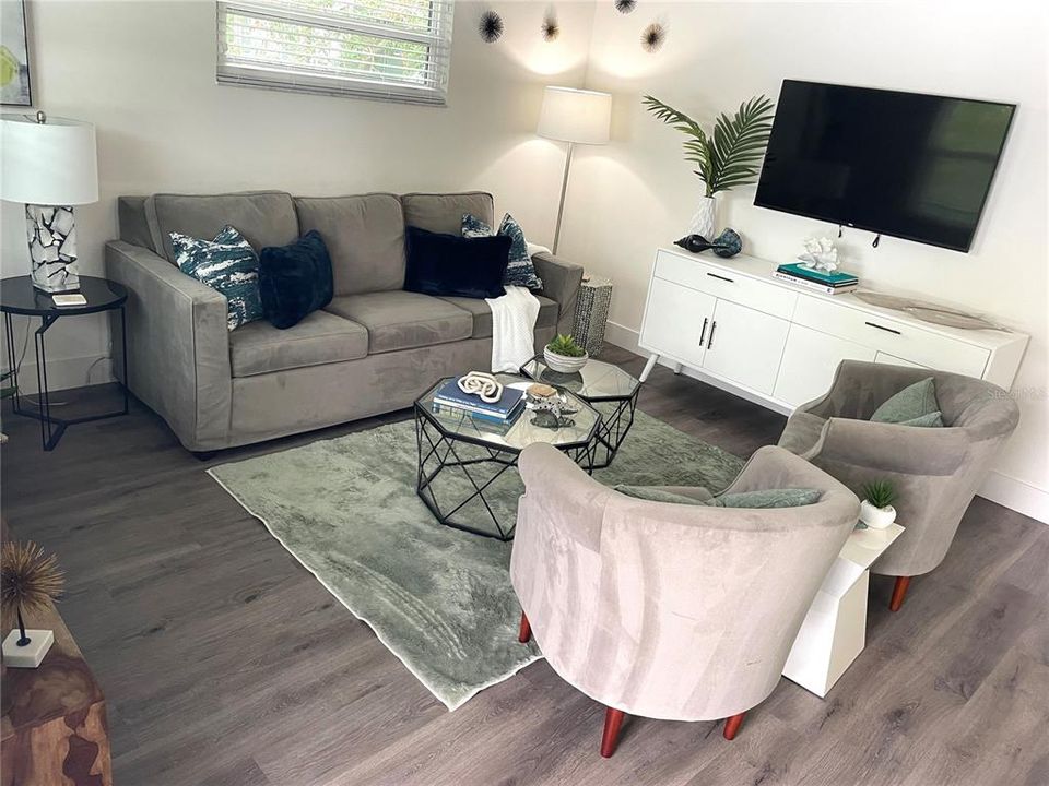 出租: $2,500 (2 贝兹, 1 浴室, 750 平方英尺)