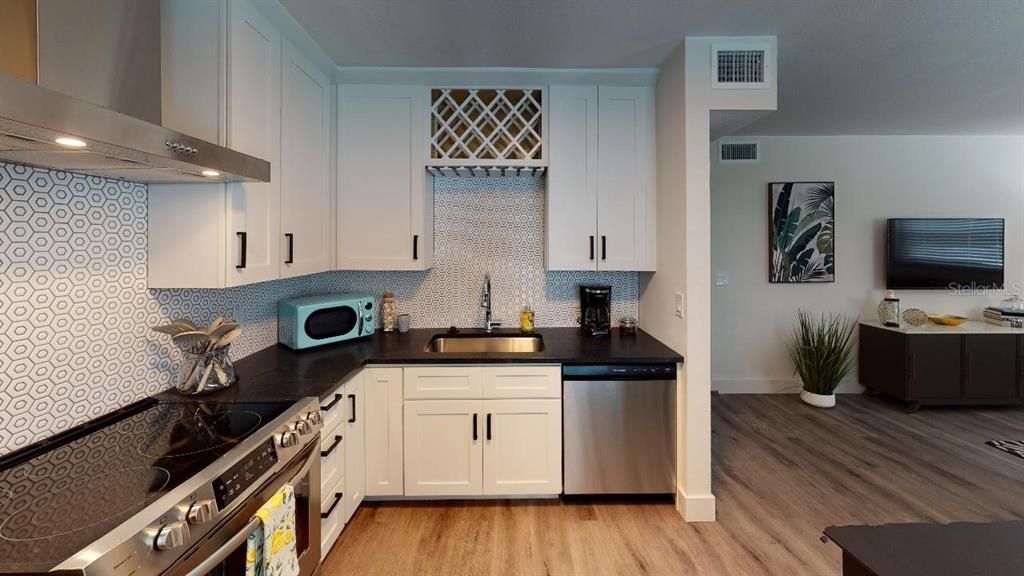 出租: $2,500 (2 贝兹, 1 浴室, 750 平方英尺)