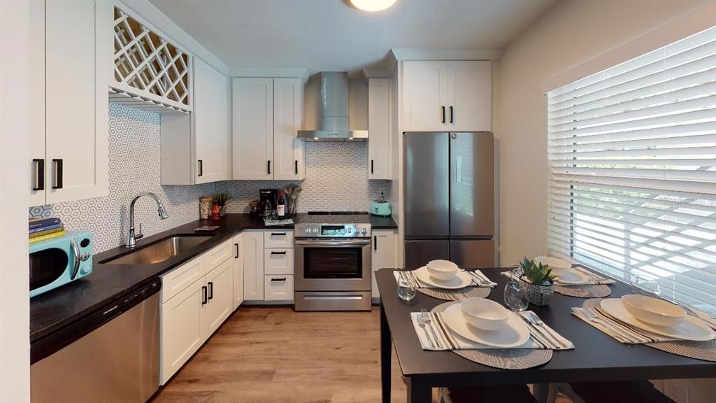 出租: $2,500 (2 贝兹, 1 浴室, 750 平方英尺)