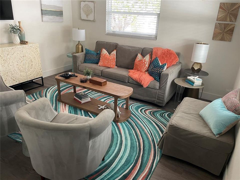 出租: $2,500 (2 贝兹, 1 浴室, 750 平方英尺)