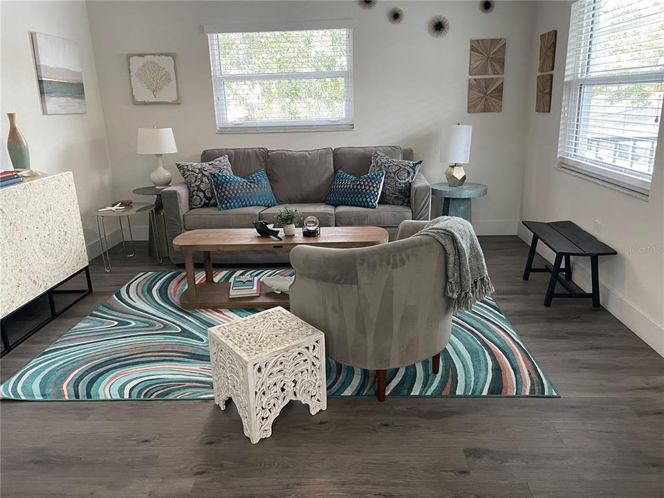 出租: $2,500 (2 贝兹, 1 浴室, 750 平方英尺)