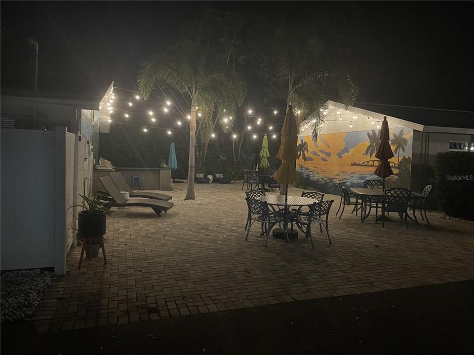 出租: $2,500 (2 贝兹, 1 浴室, 750 平方英尺)