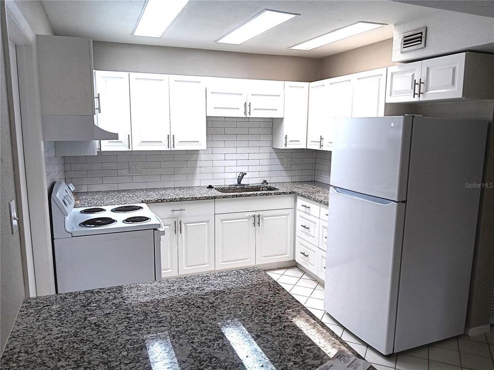 出租: $1,675 (3 贝兹, 2 浴室, 1250 平方英尺)