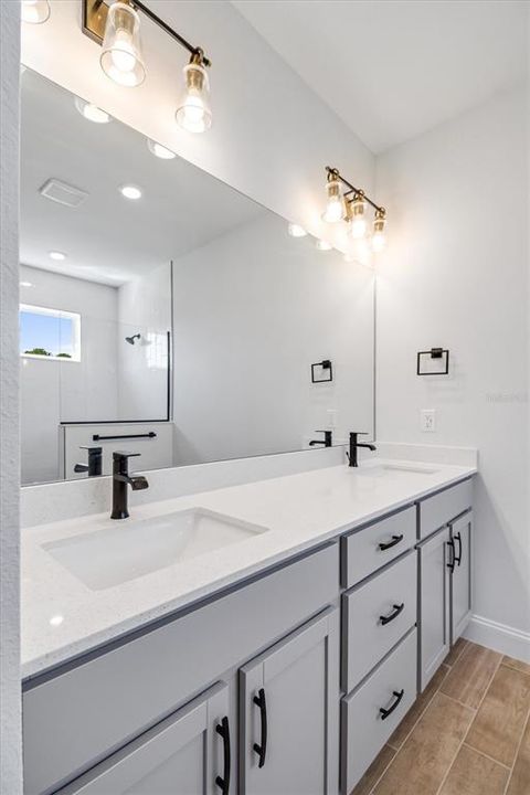 For Sale: $399,900 (4 beds, 2 baths, 1800 Square Feet)