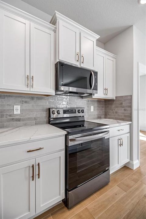 For Sale: $399,900 (4 beds, 2 baths, 1800 Square Feet)