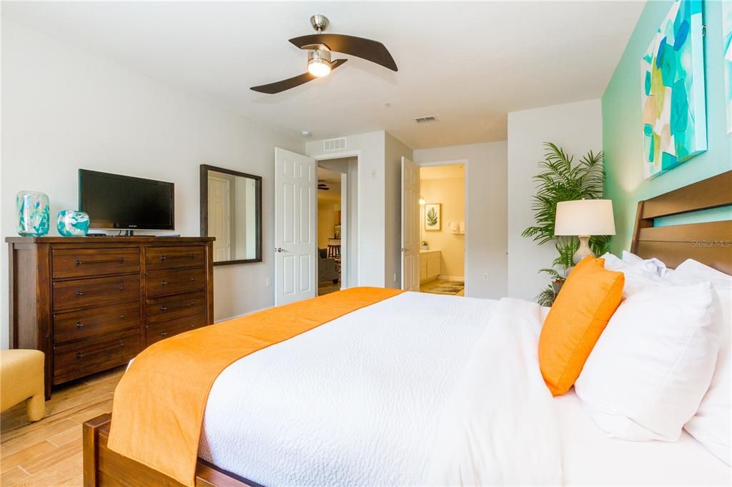 For Sale: $549,000 (2 beds, 2 baths, 1823 Square Feet)