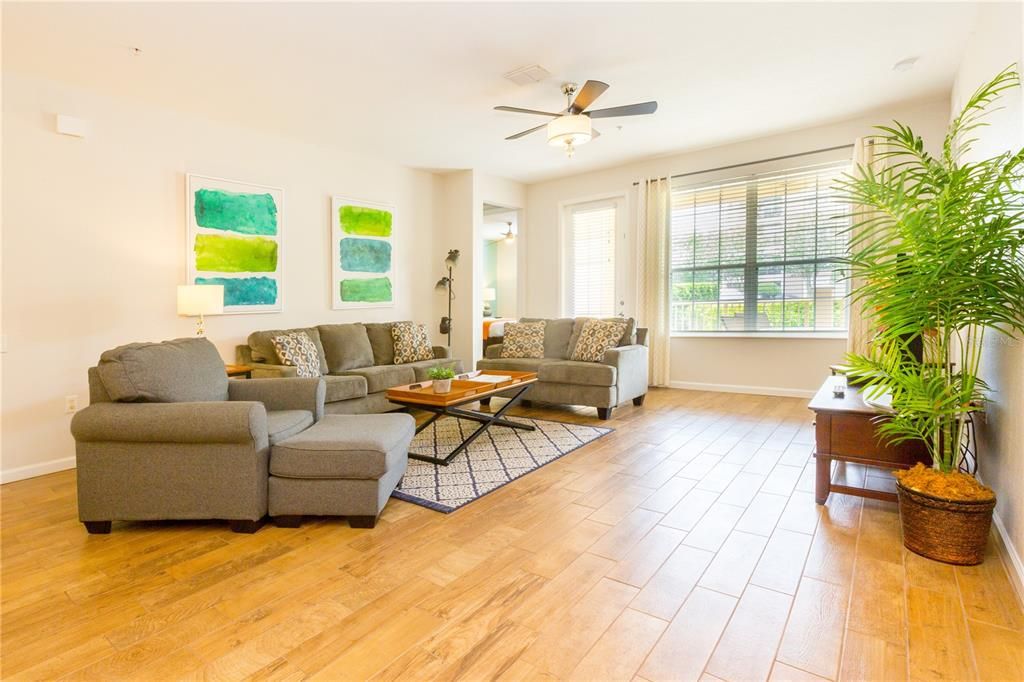 For Sale: $549,000 (2 beds, 2 baths, 1823 Square Feet)