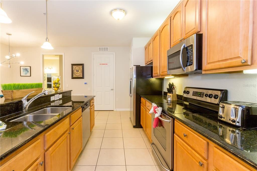 For Sale: $549,000 (2 beds, 2 baths, 1823 Square Feet)