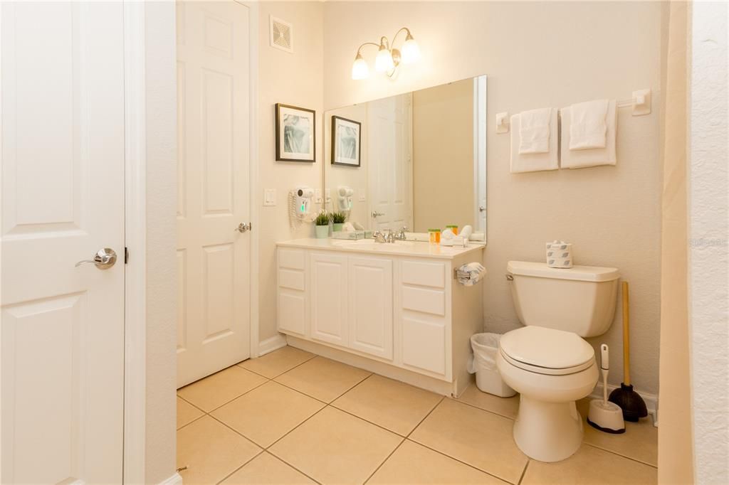 For Sale: $549,000 (2 beds, 2 baths, 1823 Square Feet)