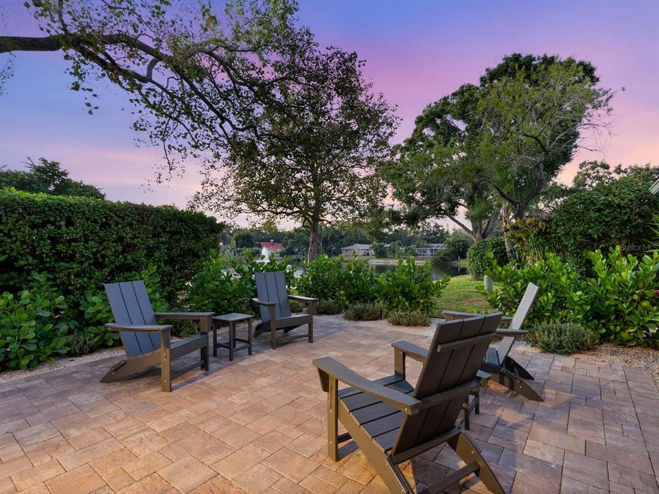 For Sale: $679,000 (4 beds, 2 baths, 2239 Square Feet)