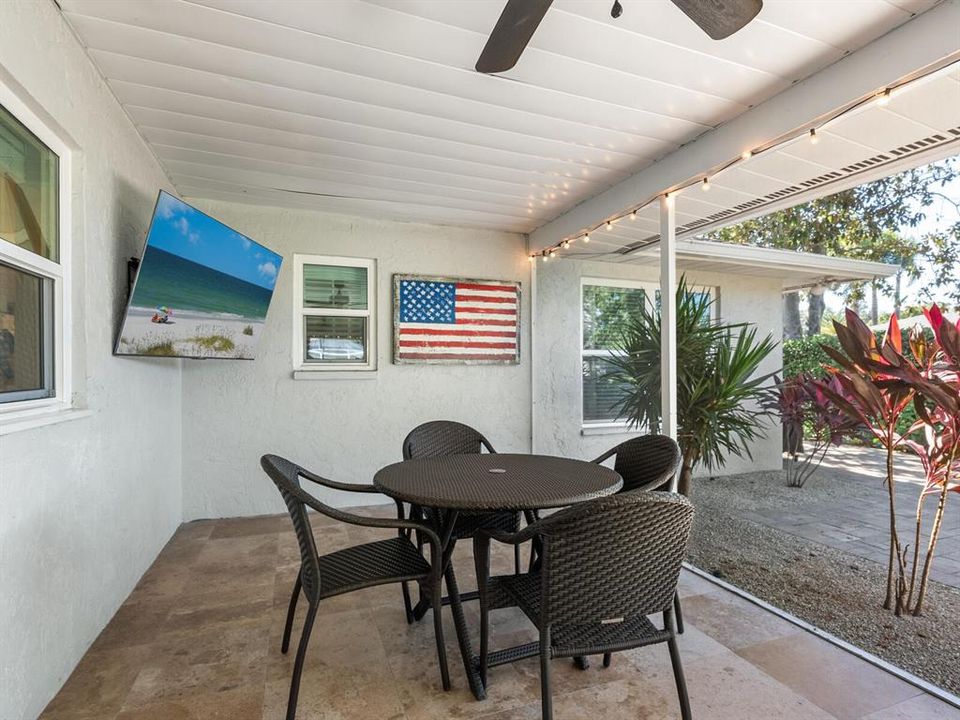 For Sale: $679,000 (4 beds, 2 baths, 2239 Square Feet)