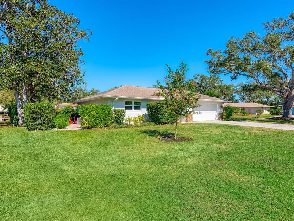 For Sale: $679,000 (4 beds, 2 baths, 2239 Square Feet)