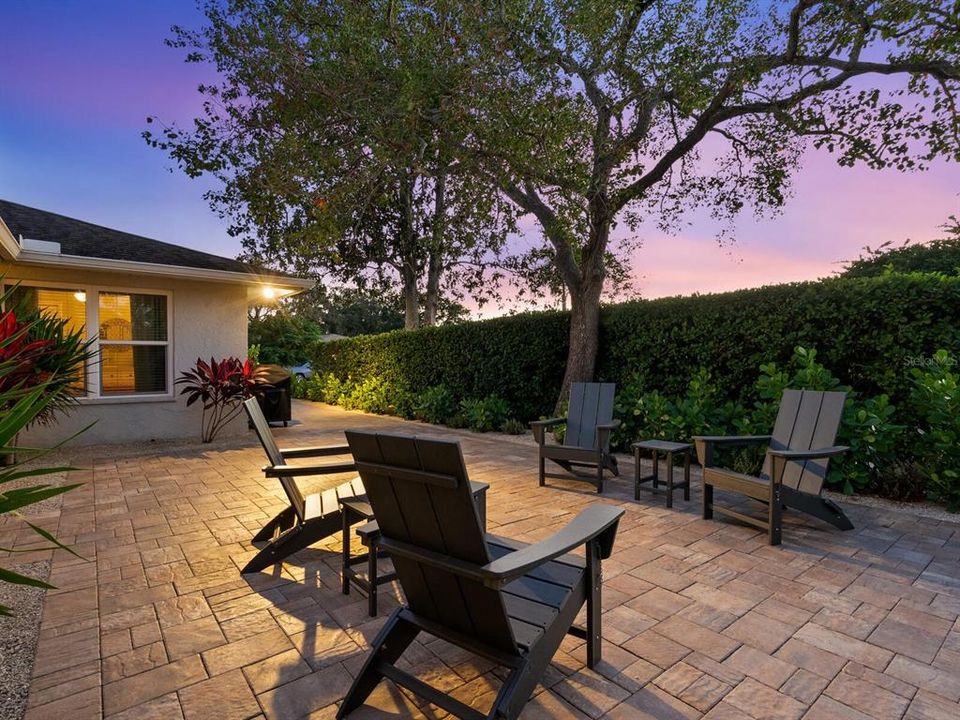 For Sale: $679,000 (4 beds, 2 baths, 2239 Square Feet)