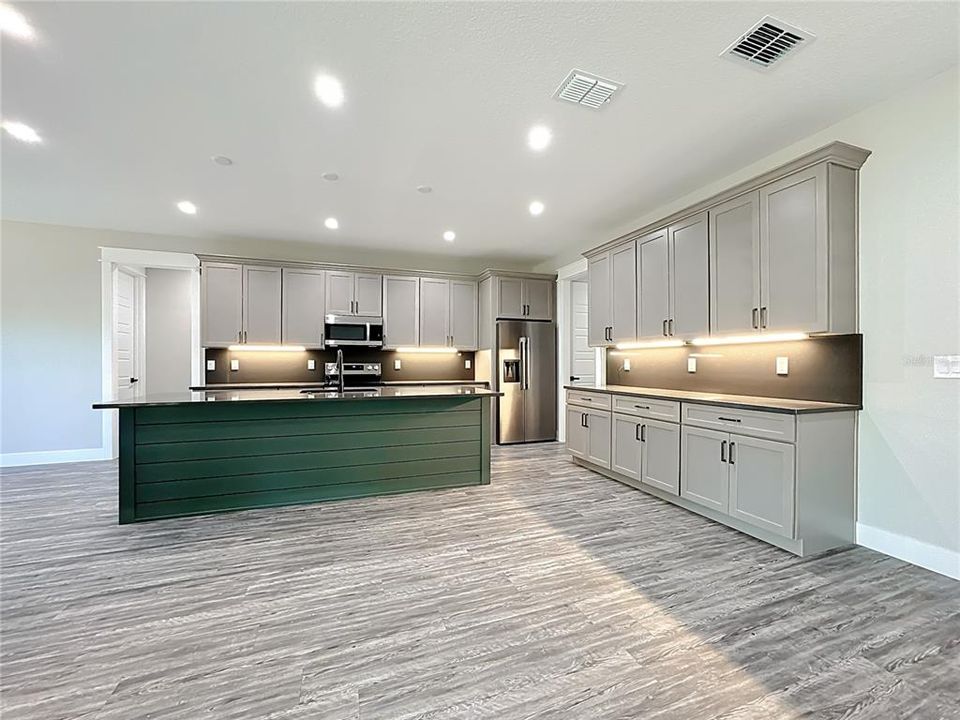 На продажу: $675,000 (3 спален, 2 ванн, 2247 Квадратных фут)