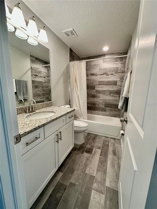 En Venta: $340,000 (3 camas, 2 baños, 1640 Pies cuadrados)