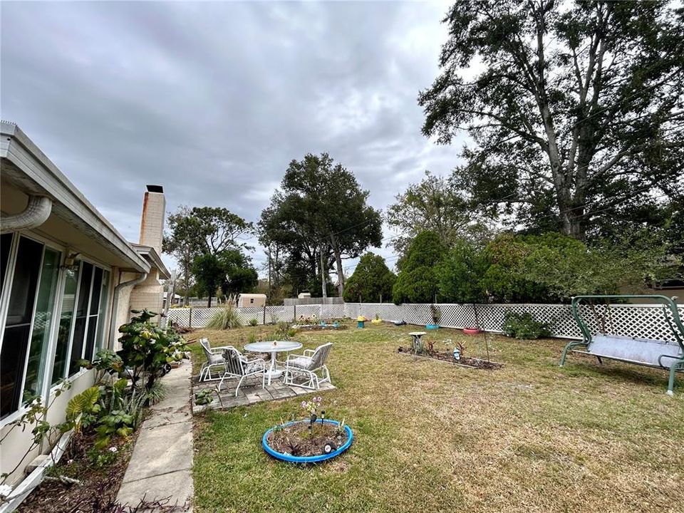 待售: $187,500 (2 贝兹, 1 浴室, 1156 平方英尺)