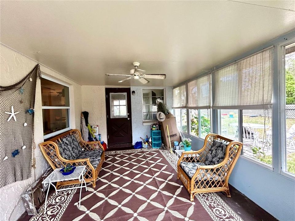 待售: $187,500 (2 贝兹, 1 浴室, 1156 平方英尺)