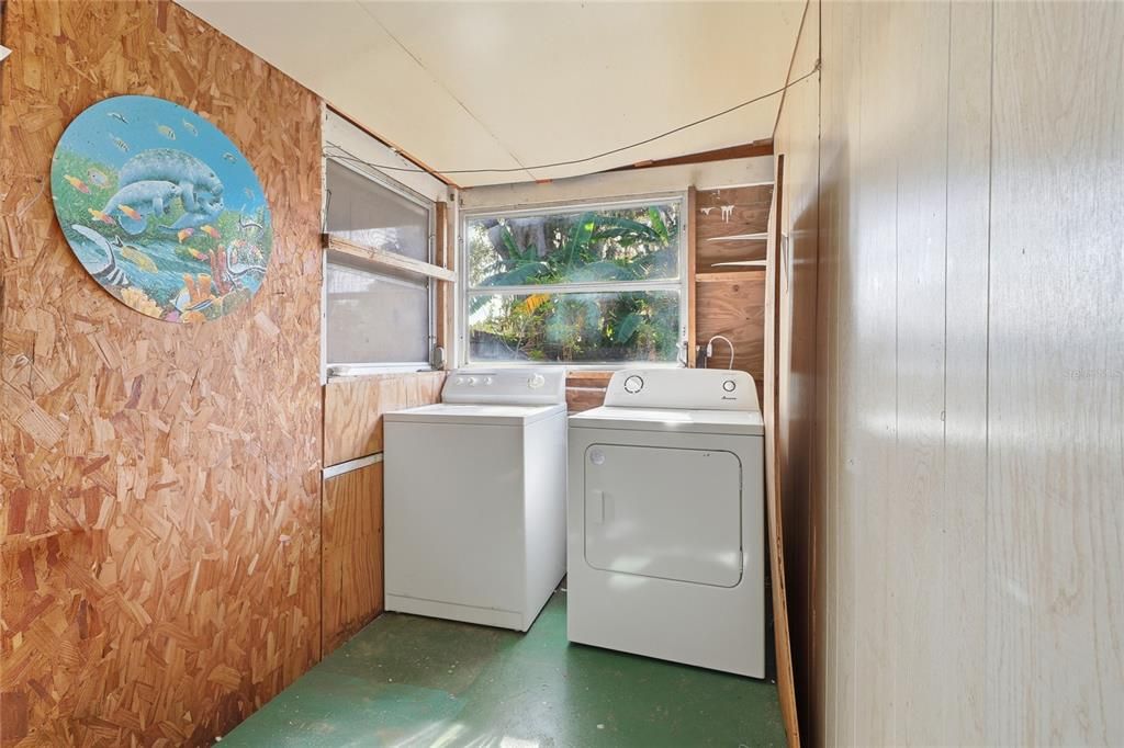 For Sale: $210,000 (3 beds, 1 baths, 1366 Square Feet)