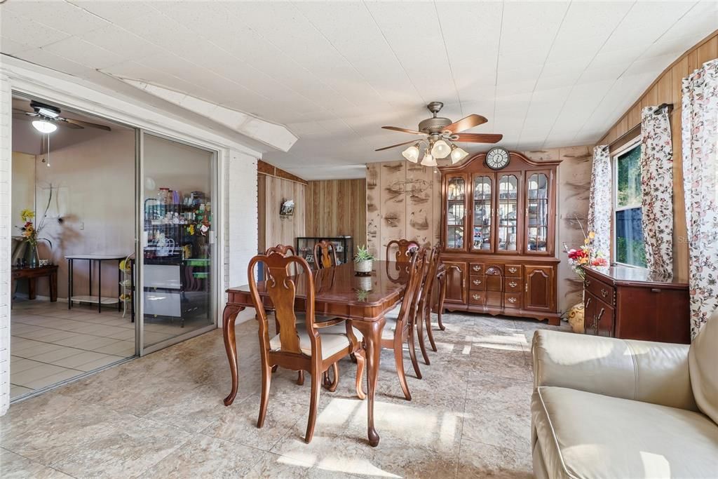 For Sale: $210,000 (3 beds, 1 baths, 1366 Square Feet)