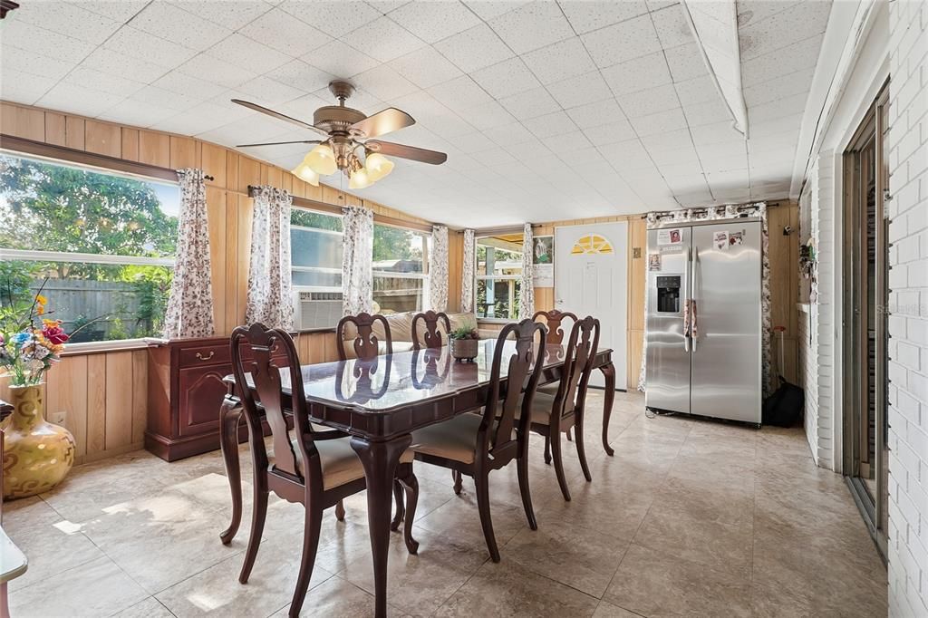 For Sale: $210,000 (3 beds, 1 baths, 1366 Square Feet)