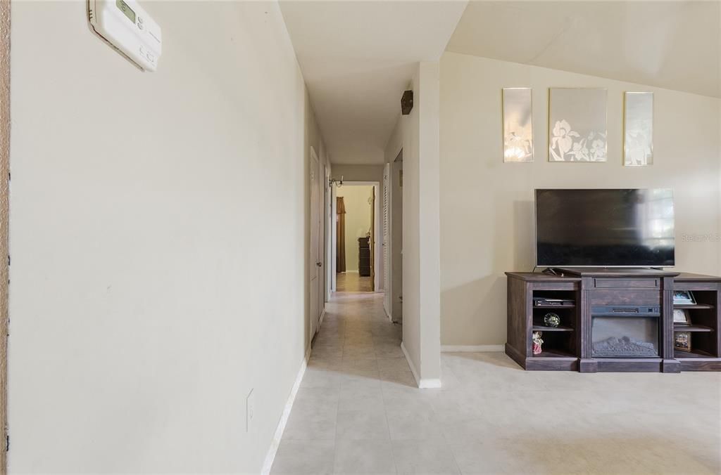 For Sale: $210,000 (3 beds, 1 baths, 1366 Square Feet)