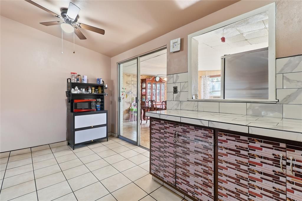 For Sale: $210,000 (3 beds, 1 baths, 1366 Square Feet)